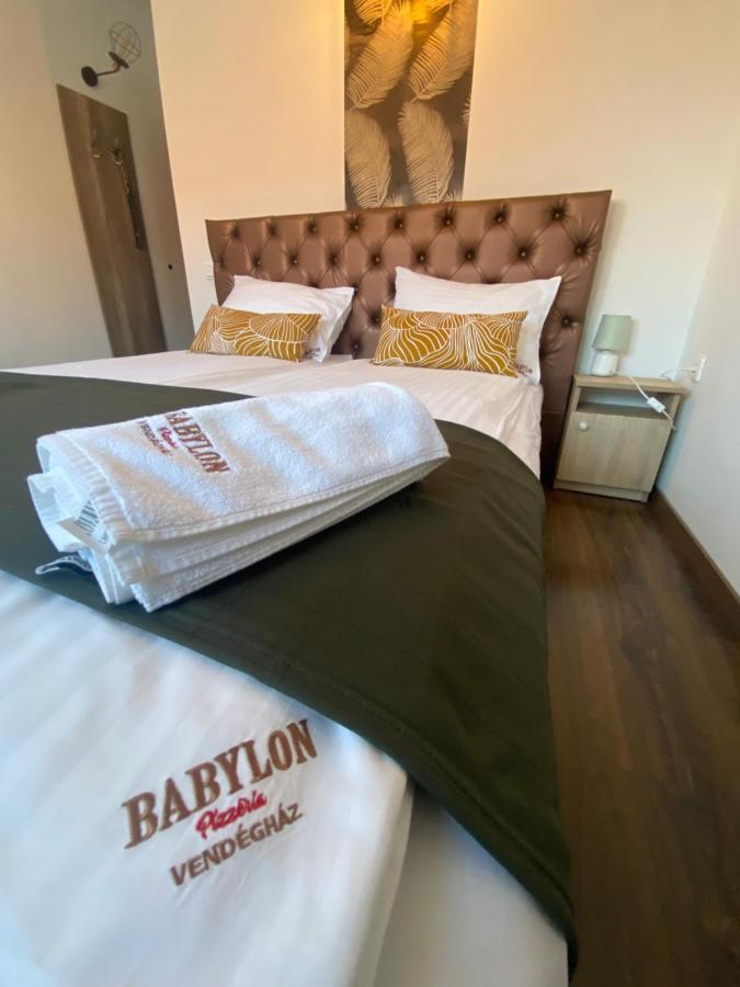 Babylon Pizzeria Vendeghaz Hotel Miskolc Ngoại thất bức ảnh